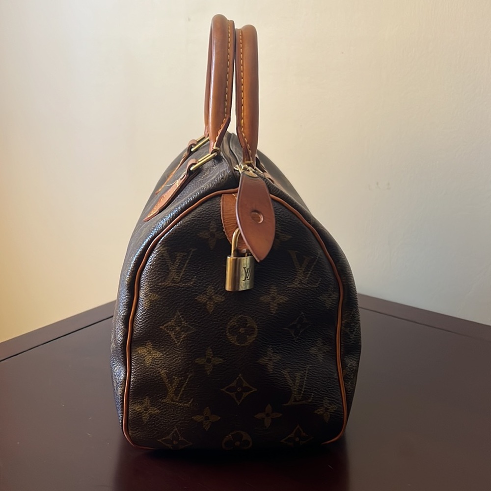 Authentic Lv - image 2